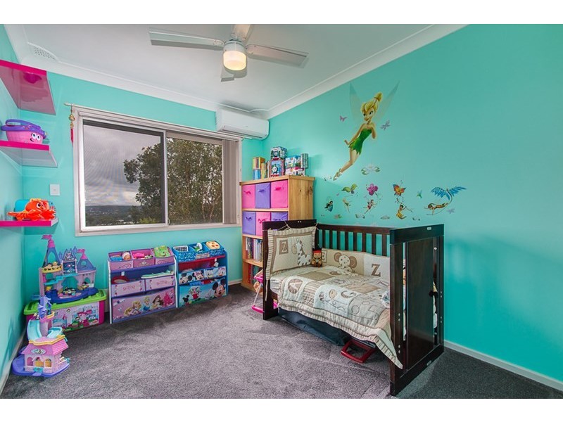 13 Amsdale Avenue, Macquarie Hills NSW 2285