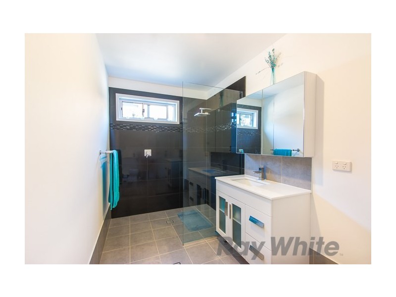 50 Thompson Road, Speers Point NSW 2284