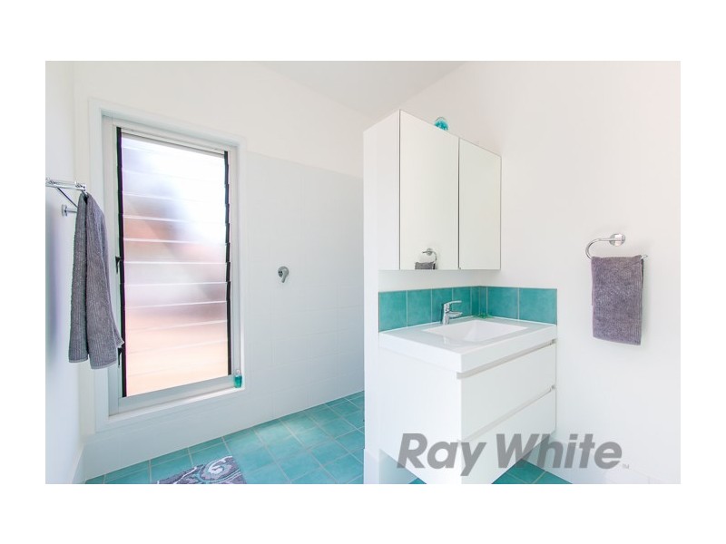 50 Thompson Road, Speers Point NSW 2284