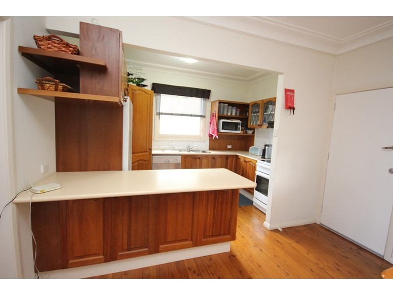 93 Wommara Avenue, Belmont NSW 2280