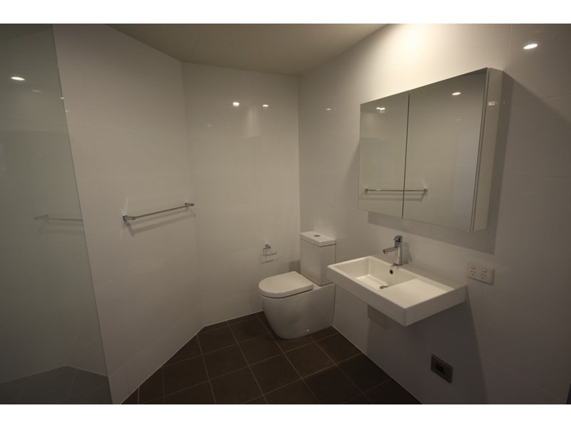 S102/77 Shortland Esplanade, Newcastle NSW 2300