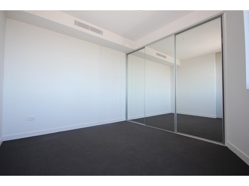 S102/77 Shortland Esplanade, Newcastle NSW 2300