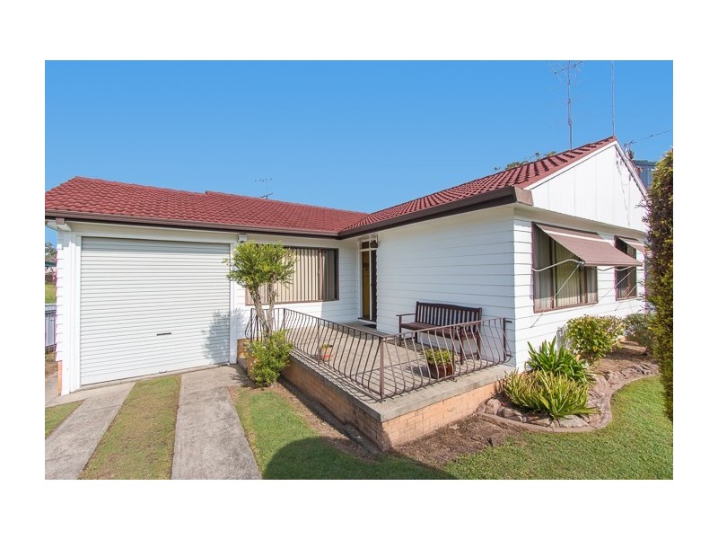 13 Calverton Crescent, Belmont North NSW 2280