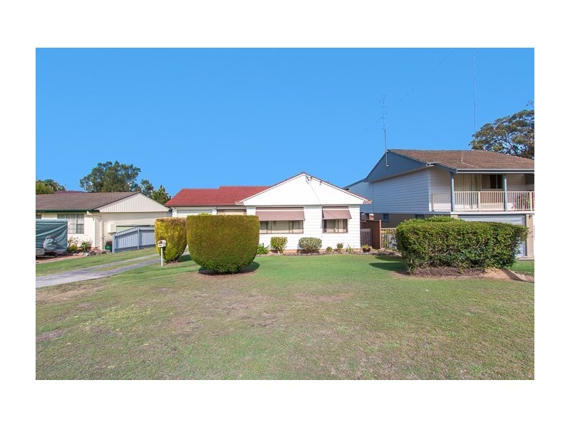 13 Calverton Crescent, Belmont North NSW 2280