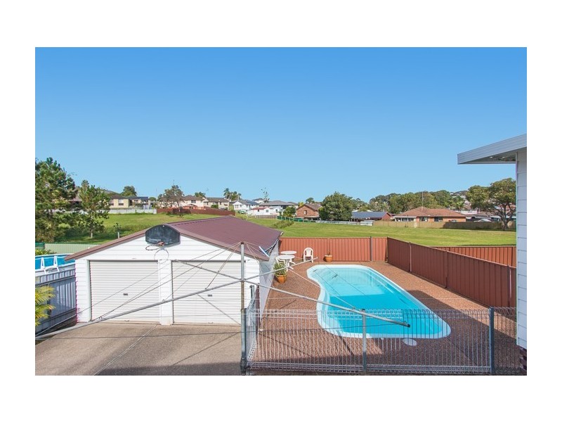 13 Calverton Crescent, Belmont North NSW 2280