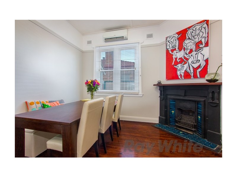 8 Kitchener Parade, Mayfield East NSW 2304