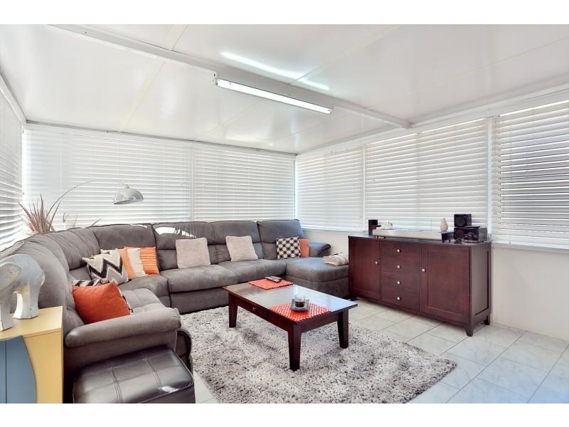 252 McCaffrey Drive, Rankin Park NSW 2287