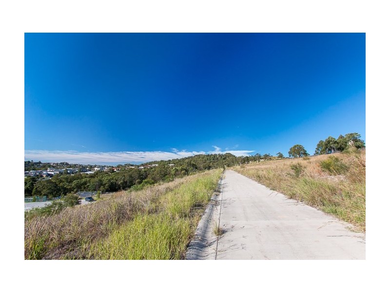 11 Kuraman Close, Macquarie Hills NSW 2285