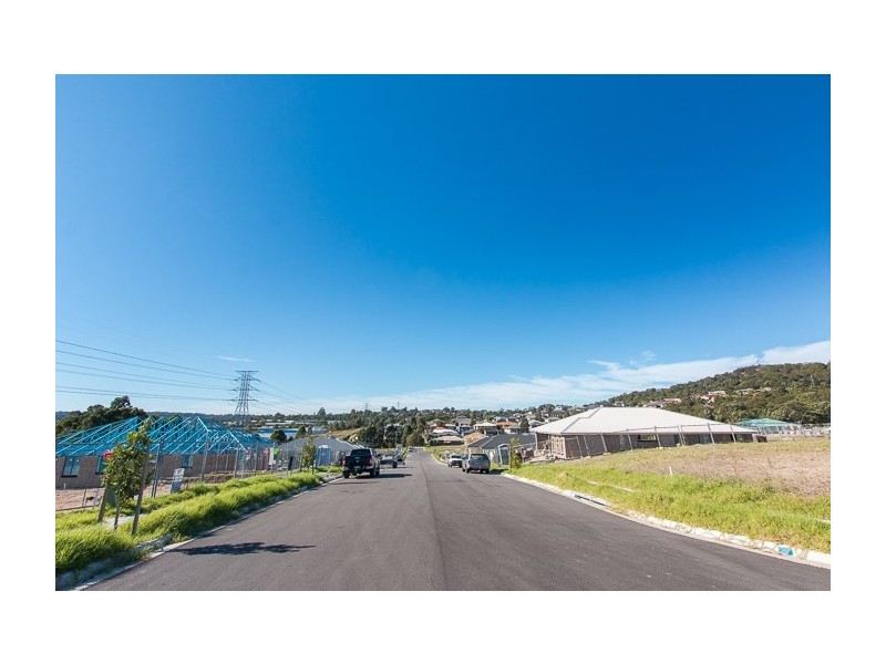 11 Kuraman Close, Macquarie Hills NSW 2285