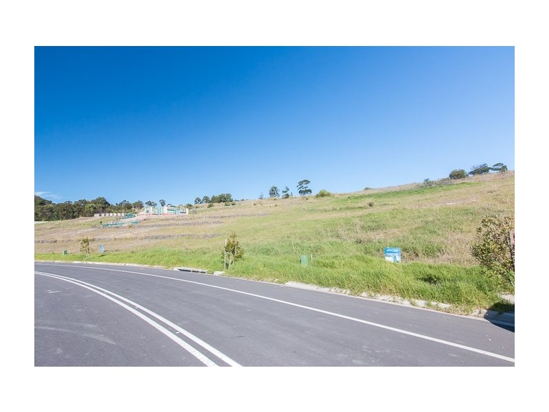 11 Kuraman Close, Macquarie Hills NSW 2285