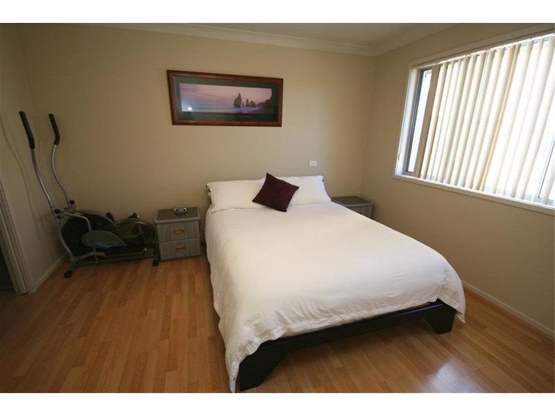 2/42-46 Dilkera Avenue, Valentine NSW 2280