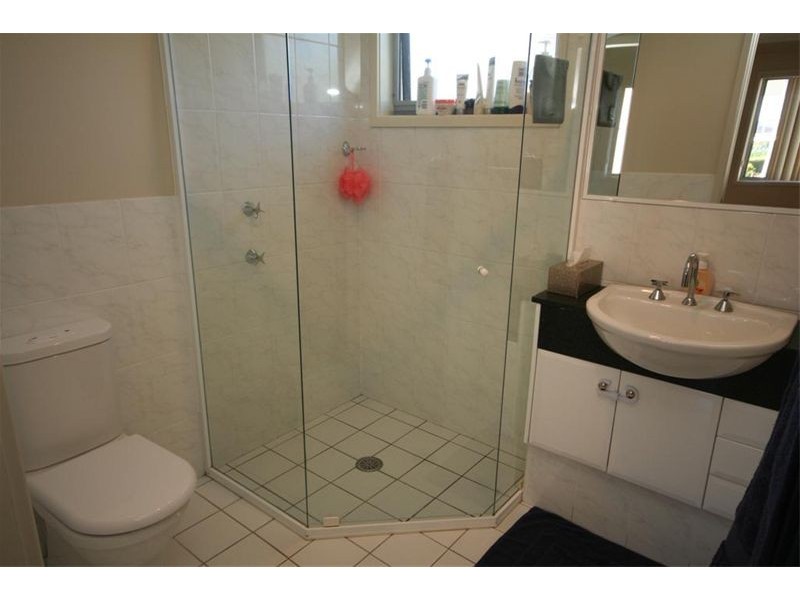 2/42-46 Dilkera Avenue, Valentine NSW 2280
