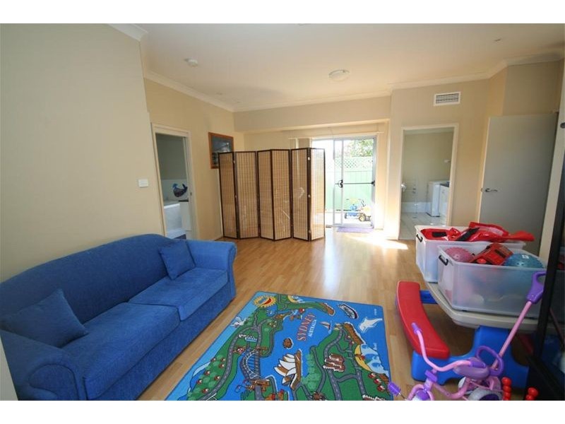2/42-46 Dilkera Avenue, Valentine NSW 2280