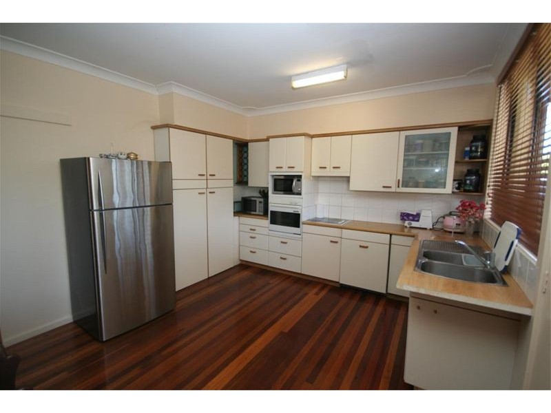 4 Cardiff Road, New Lambton Heights NSW 2305