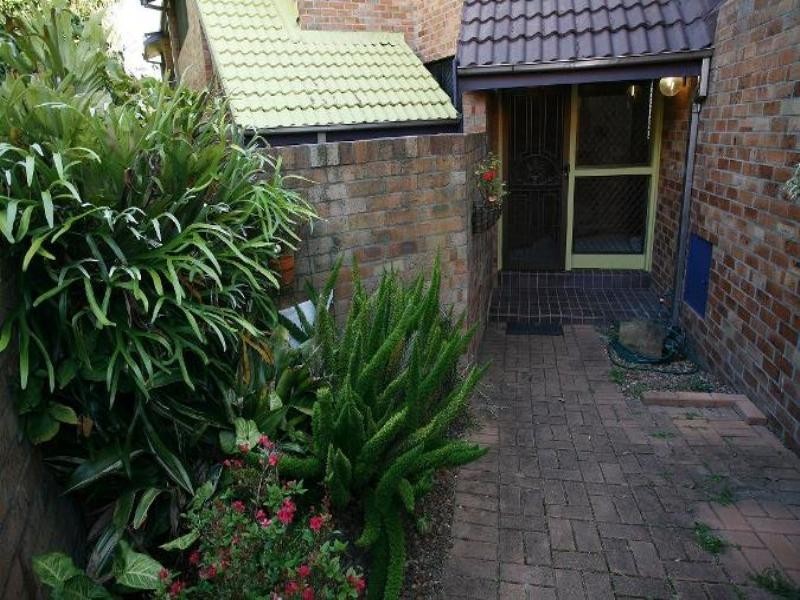 6/4 Lemnos Parade, The Hill NSW 2300