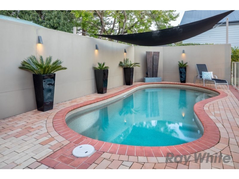 17 Regan Street, Adamstown NSW 2289