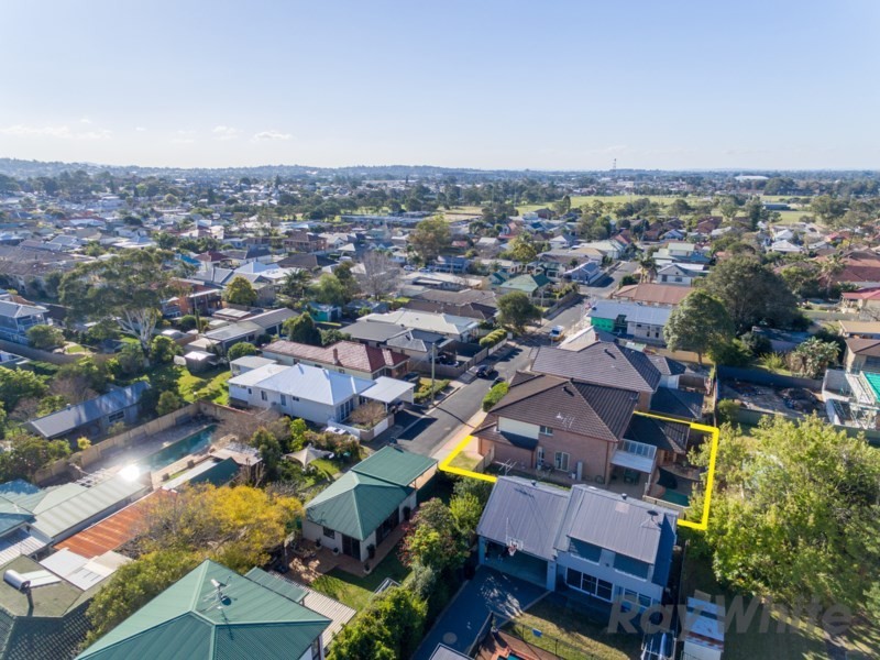 17 Regan Street, Adamstown NSW 2289