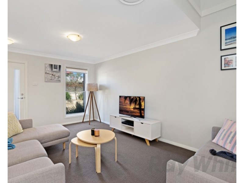 6/2 Conmurra Circuit, Shortland NSW 2307