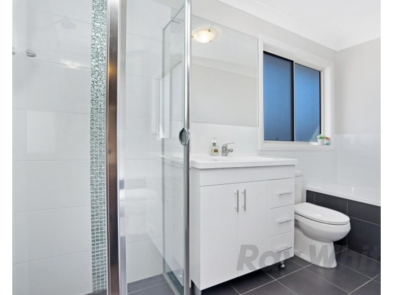 6/2 Conmurra Circuit, Shortland NSW 2307