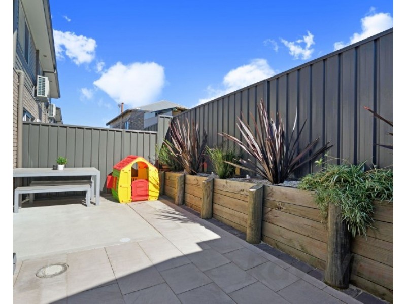 6/2 Conmurra Circuit, Shortland NSW 2307