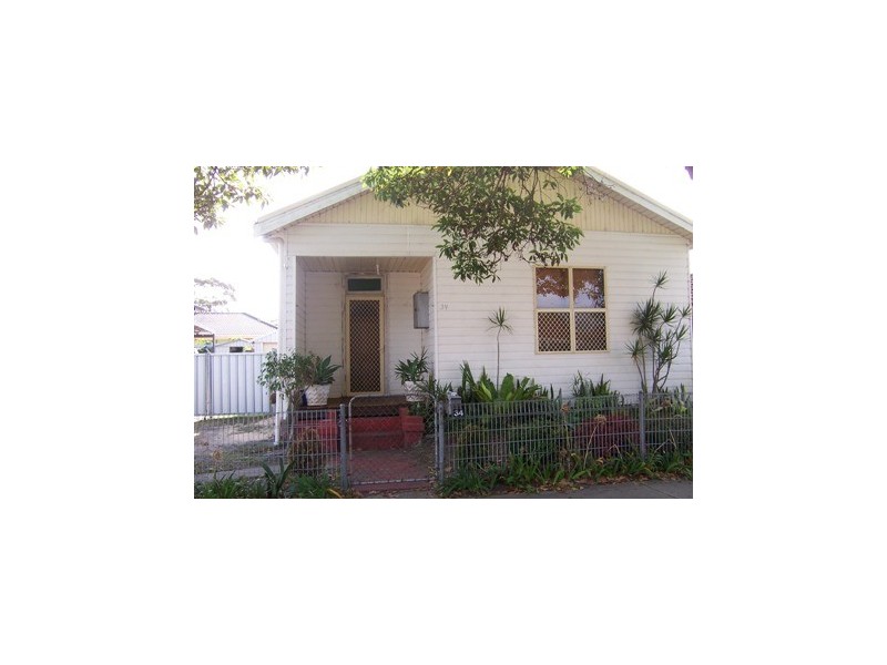 34 Henson Street, Mayfield East NSW 2304