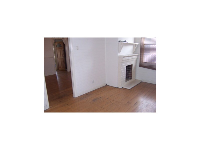 34 Henson Street, Mayfield East NSW 2304