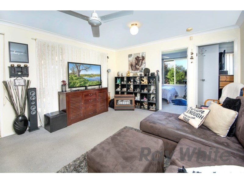 12 Finch Close, Cameron Park NSW 2285