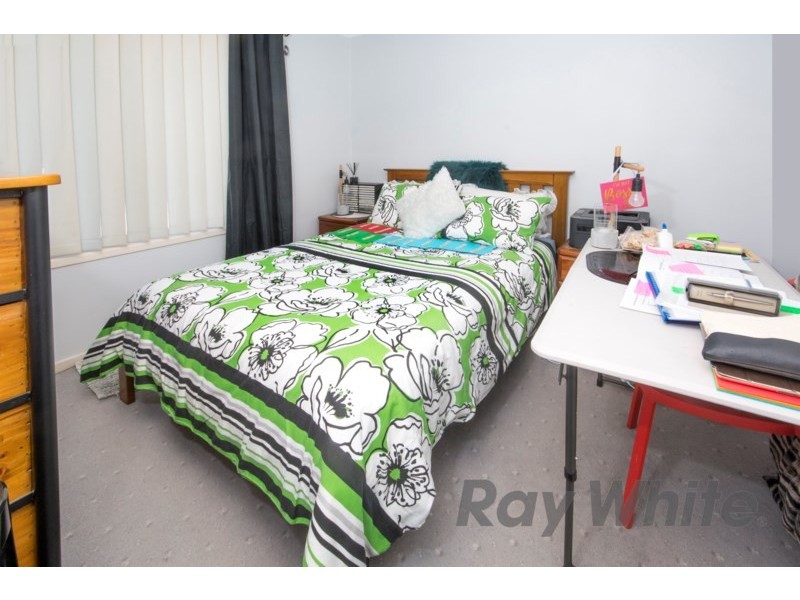 12 Finch Close, Cameron Park NSW 2285