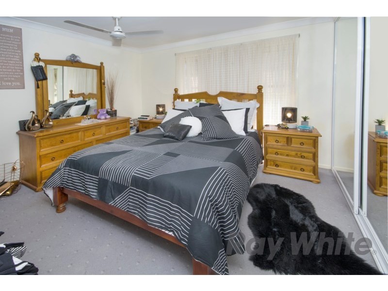 12 Finch Close, Cameron Park NSW 2285