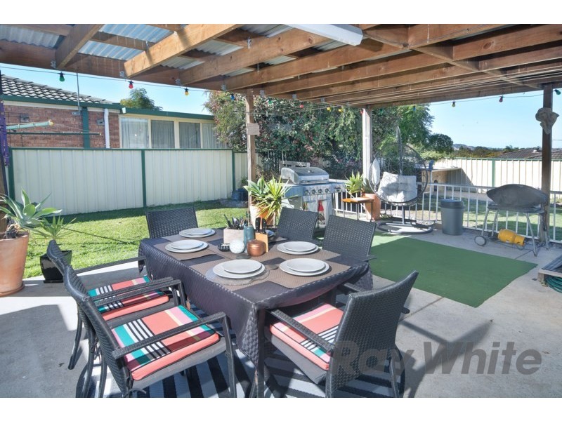 12 Finch Close, Cameron Park NSW 2285