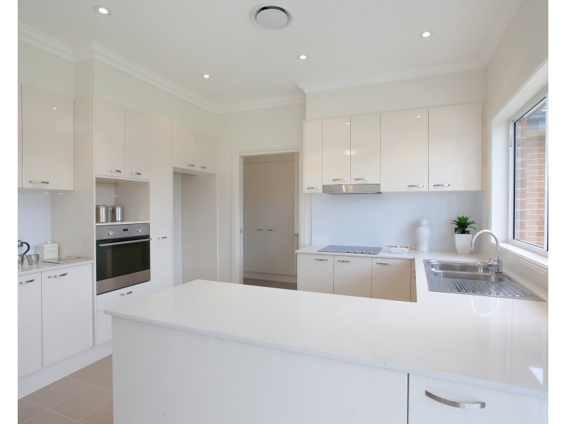 8 Cockatoo Court, Fullerton Cove NSW 2318