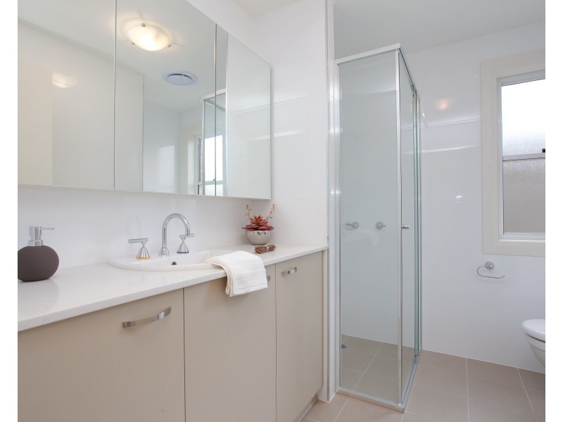 8 Cockatoo Court, Fullerton Cove NSW 2318