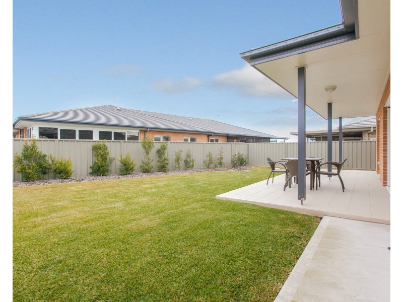 8 Cockatoo Court, Fullerton Cove NSW 2318