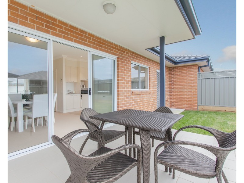 8 Cockatoo Court, Fullerton Cove NSW 2318