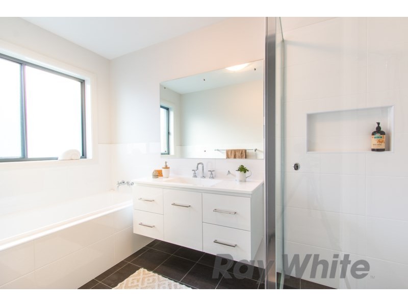 15 Lyndhurst Street, Dudley NSW 2290