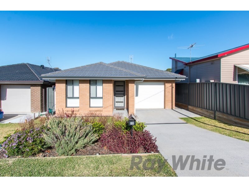 6B Bonarius Street, Edgeworth NSW 2285