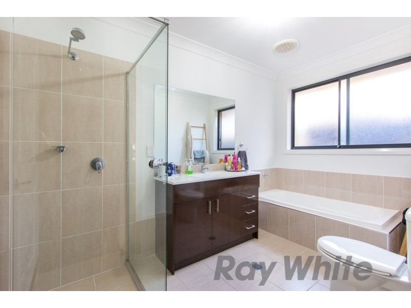 6B Bonarius Street, Edgeworth NSW 2285