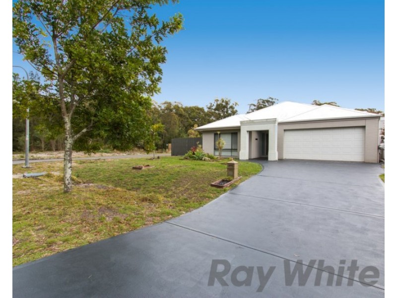 11 Midden Road, Fern Bay NSW 2295