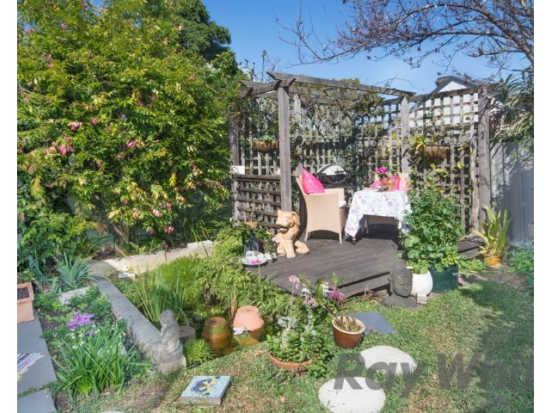 17 Young Street, Carrington NSW 2294