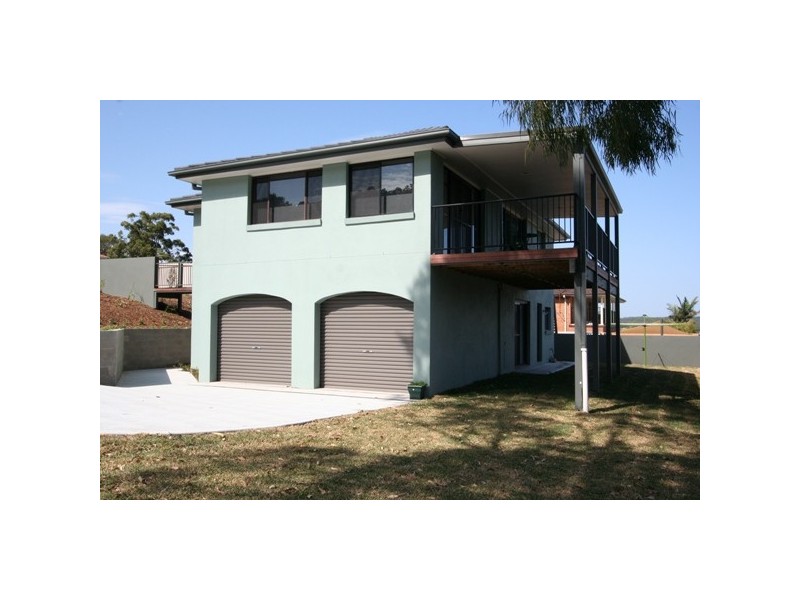 11 Winterlake Drive, Warners Bay NSW 2282