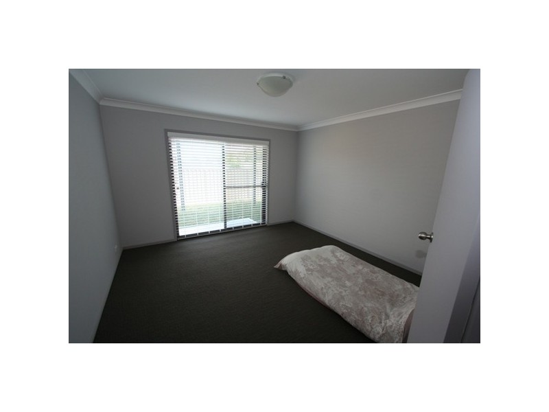 11 Winterlake Drive, Warners Bay NSW 2282