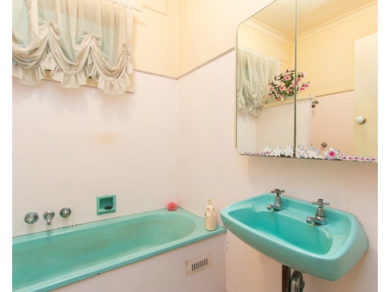 43 Woodstock Street, Mayfield NSW 2304