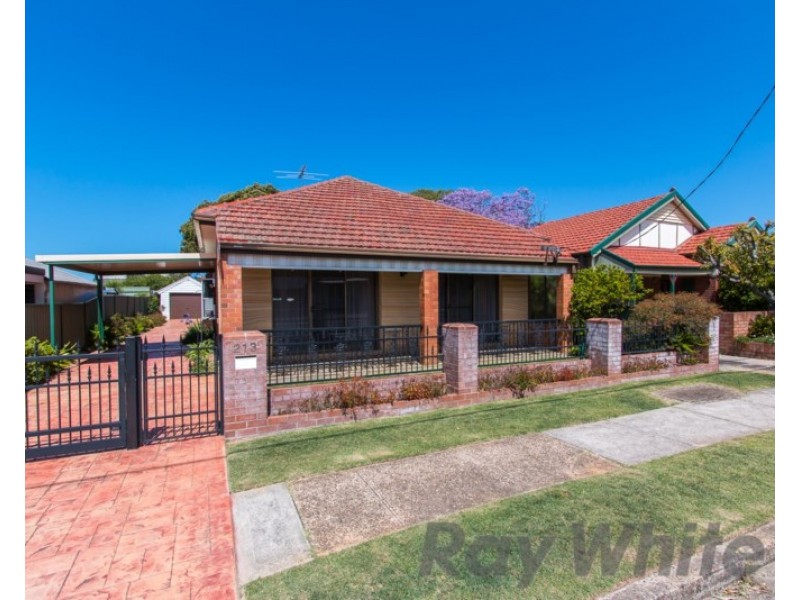 213 Lawson Street, Hamilton South NSW 2303