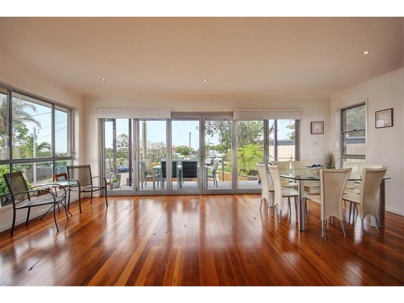 13 Lorraine Street, Merewether NSW 2291