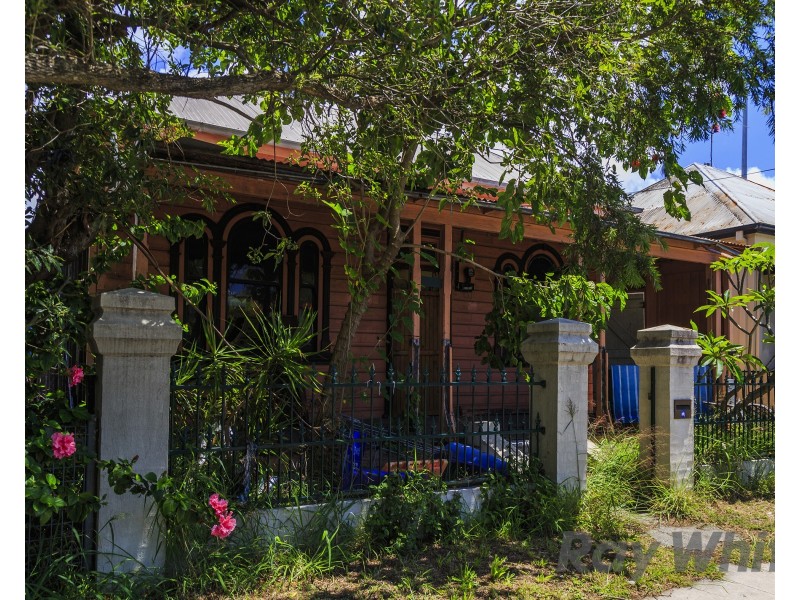 30 Swan Street, Hamilton NSW 2303