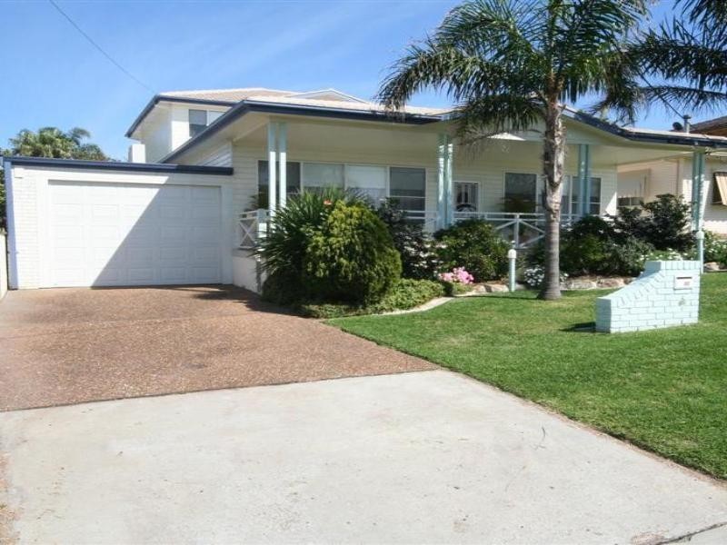 90 Caves Beach Road, Caves Beach NSW 2281