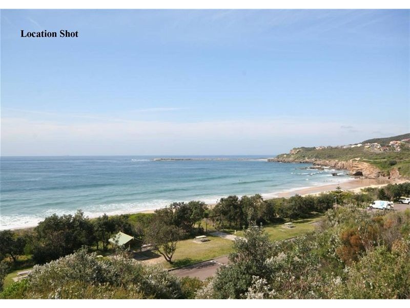 90 Caves Beach Road, Caves Beach NSW 2281