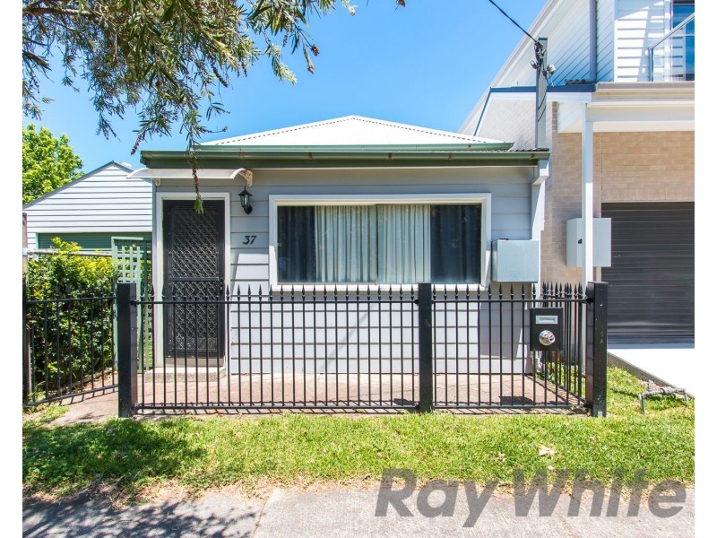 37 Gipps Street, Carrington NSW 2294