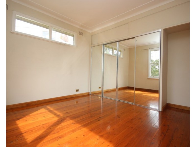 43 Yule Road, Merewether NSW 2291