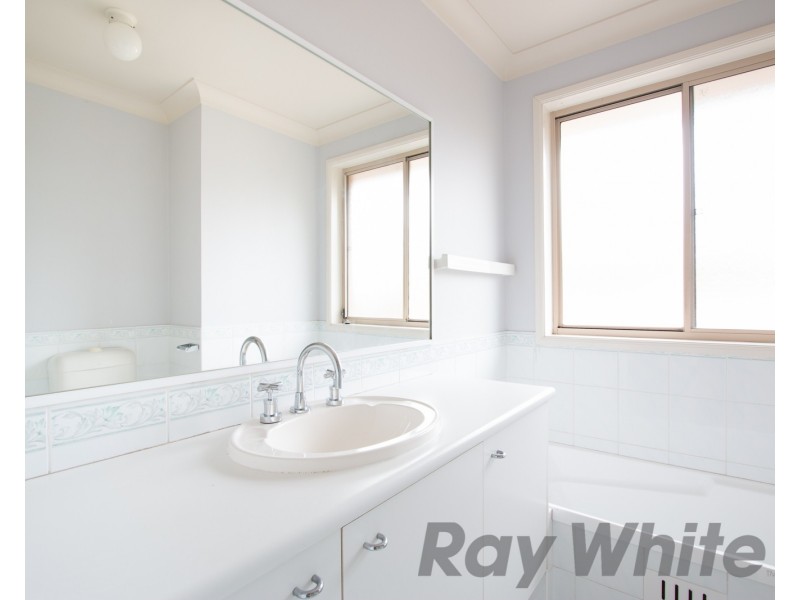 2/38 Hollingsford Crescent, Carrington NSW 2294